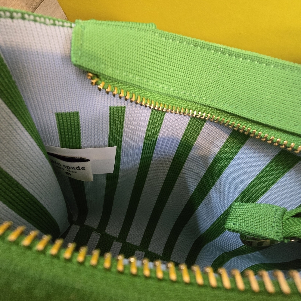 Kate Spade Vibrant Green and White Tote - Picture 4 of 8